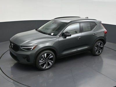 2026 Volvo XC40 B5 Plus