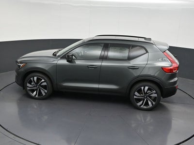 2026 Volvo XC40 B5 Plus