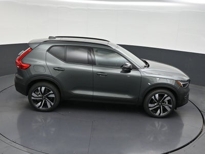 2026 Volvo XC40 B5 Plus