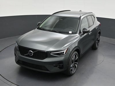 2026 Volvo XC40 B5 Plus