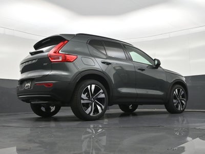 2026 Volvo XC40 B5 Plus