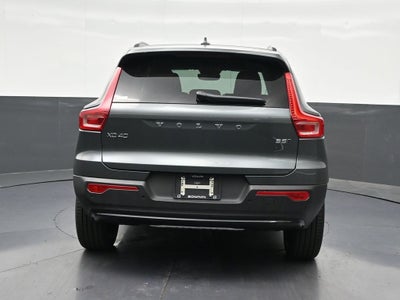 2026 Volvo XC40 B5 Plus