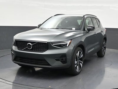 2026 Volvo XC40 B5 Plus