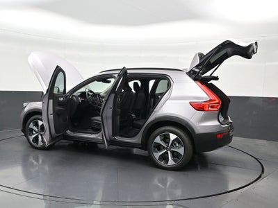 2026 Volvo XC40 B5 Plus