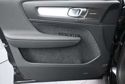 2026 Volvo XC40 B5 Ultra Black Edition