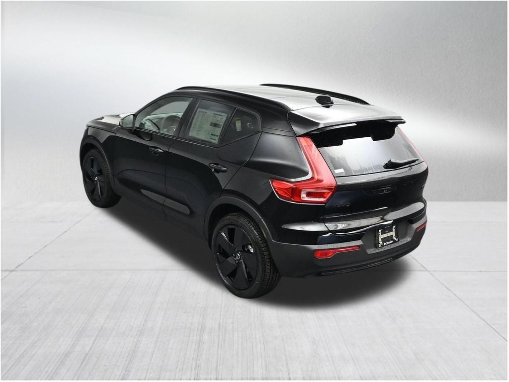2026 Volvo XC40 B5 Ultra Black Edition