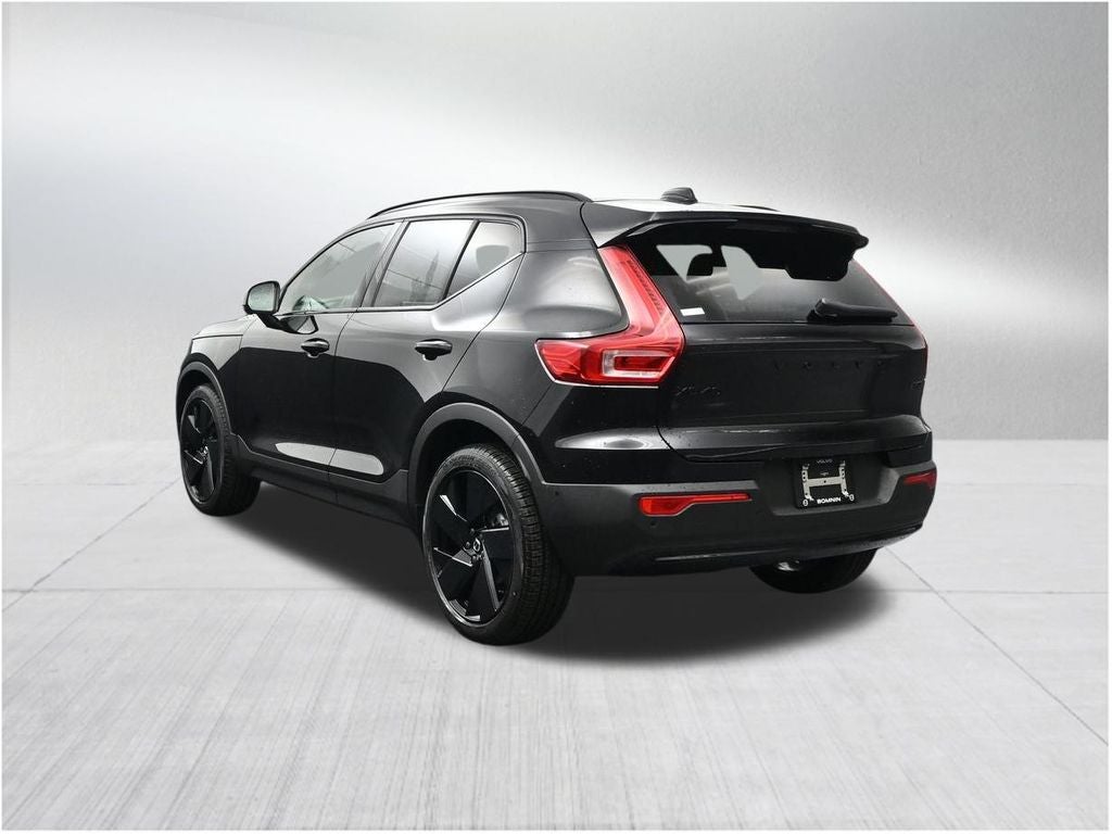 2026 Volvo XC40 B5 Ultra Black Edition