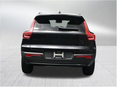 2026 Volvo XC40 B5 Ultra Black Edition