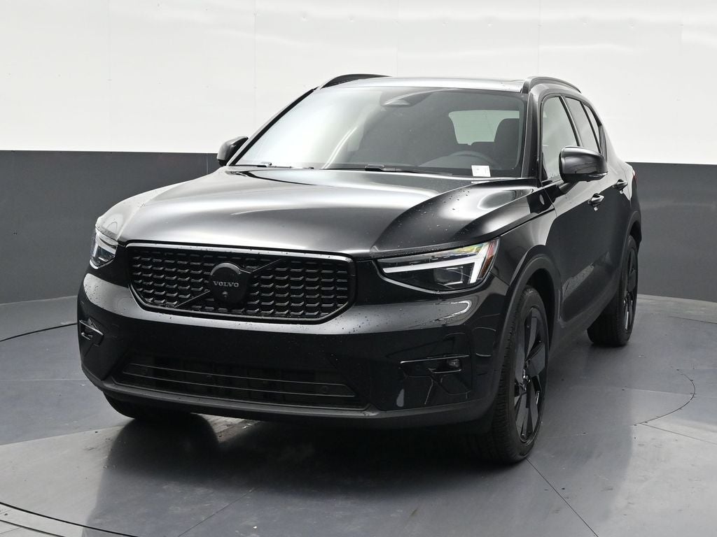 2026 Volvo XC40 B5 Ultra Black Edition