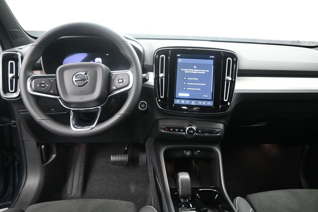 2026 Volvo XC40 B5 Ultra Black Edition