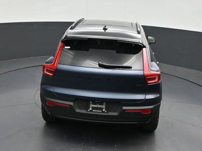 2026 Volvo XC40 B5 Ultra Black Edition