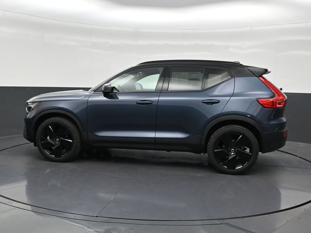 2026 Volvo XC40 B5 Ultra Black Edition