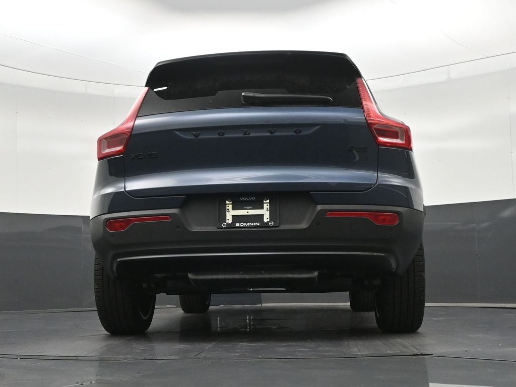 2026 Volvo XC40 B5 Ultra Black Edition