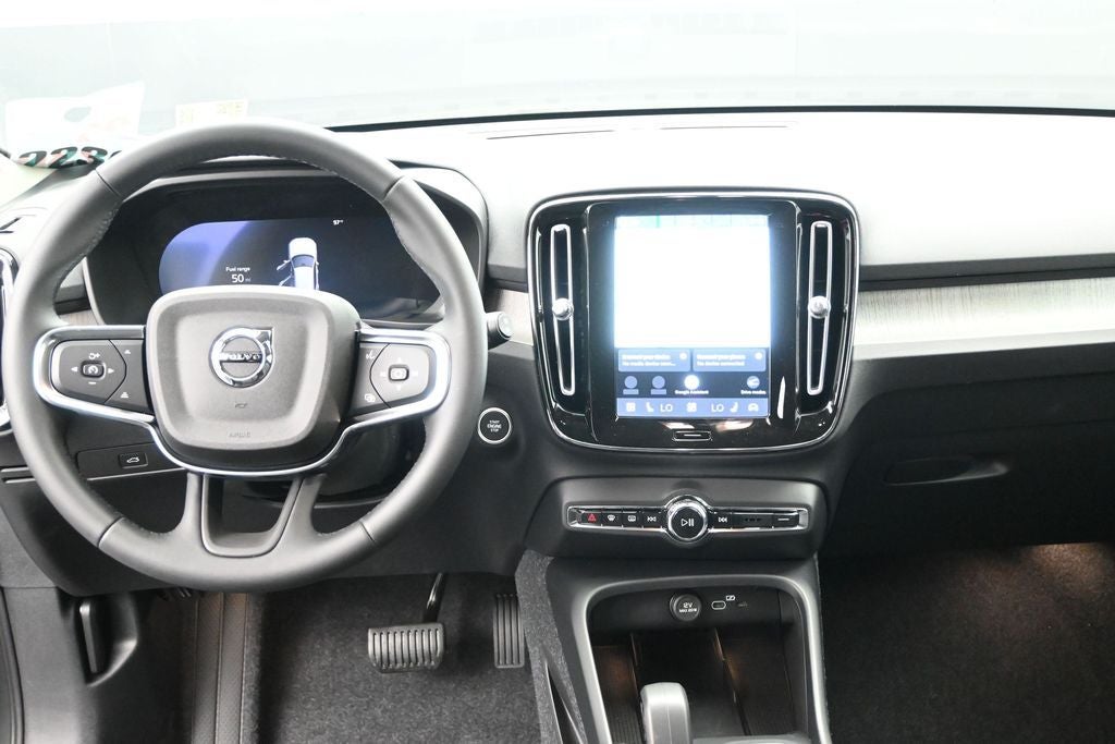 2026 Volvo XC40 B5 Core