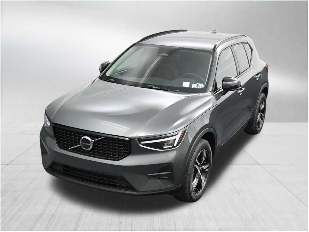 2026 Volvo XC40 B5 Core