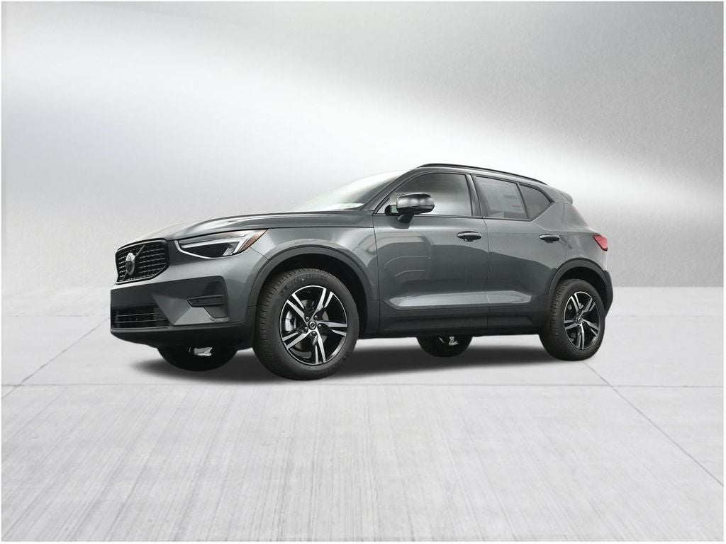 2026 Volvo XC40 B5 Core