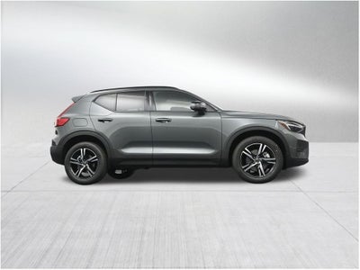 2026 Volvo XC40 B5 Core