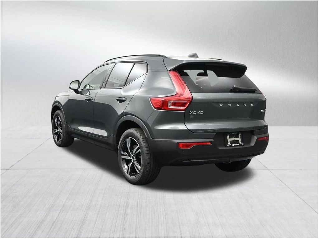 2026 Volvo XC40 B5 Core