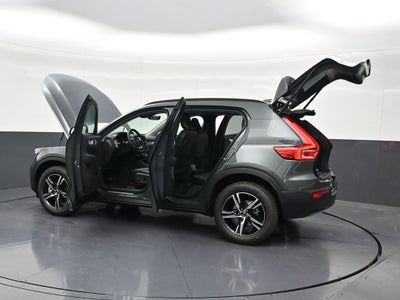 2026 Volvo XC40 B5 Core