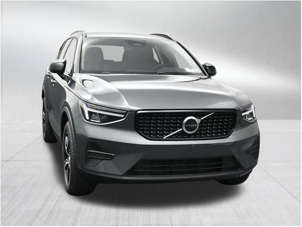 2026 Volvo XC40 B5 Core
