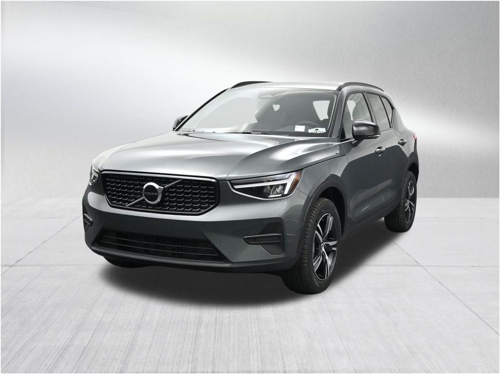 2026 Volvo XC40 B5 Core