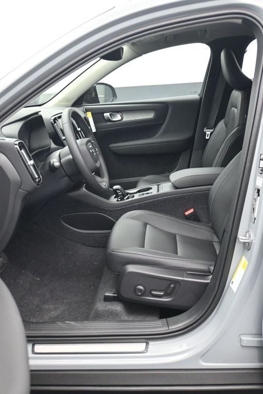 2026 Volvo XC40 B5 Core