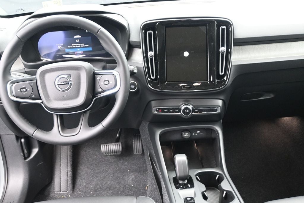 2026 Volvo XC40 B5 Core