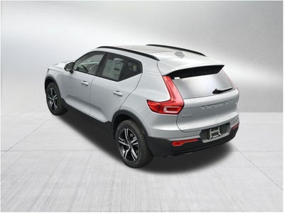 2026 Volvo XC40 B5 Core