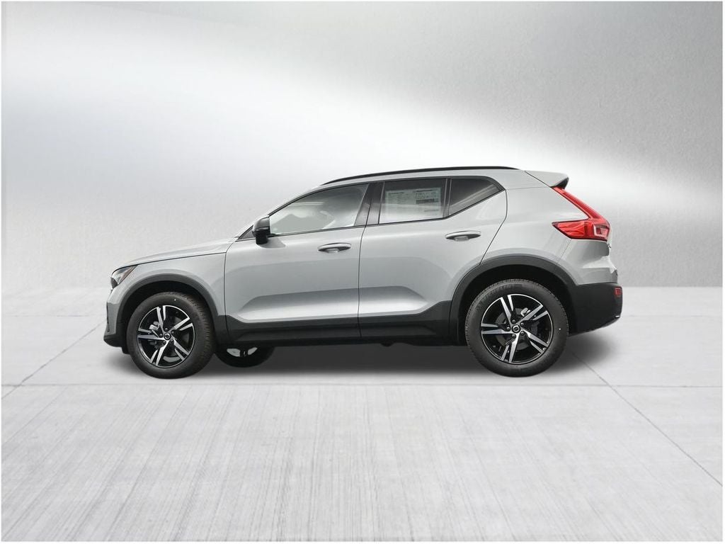 2026 Volvo XC40 B5 Core