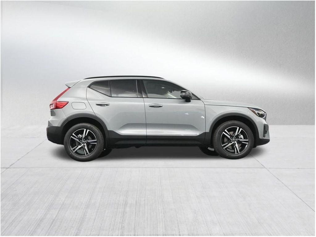 2026 Volvo XC40 B5 Core