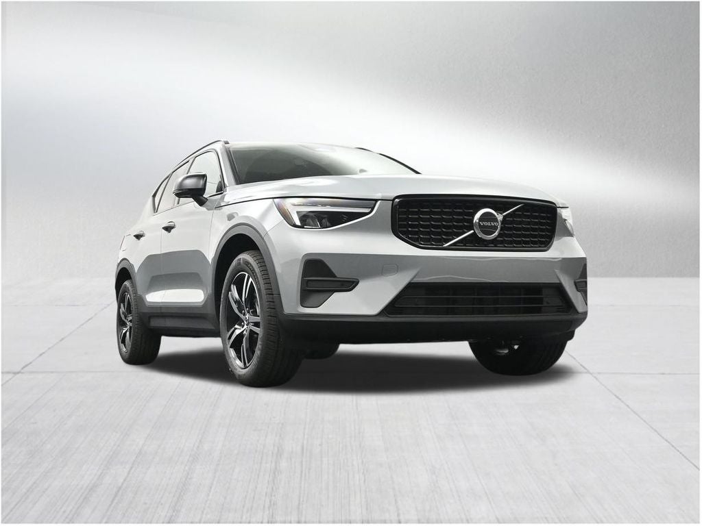 2026 Volvo XC40 B5 Core