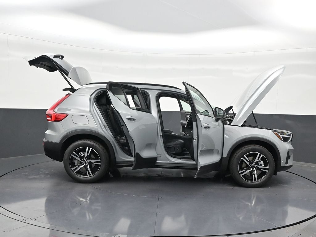 2026 Volvo XC40 B5 Core