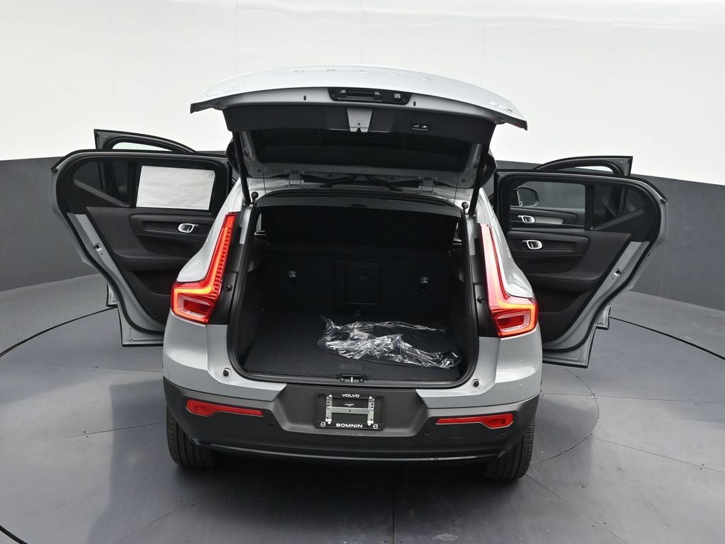 2026 Volvo XC40 B5 Core