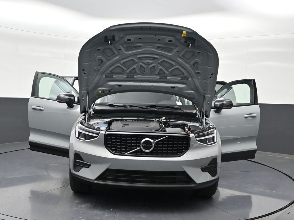 2026 Volvo XC40 B5 Core