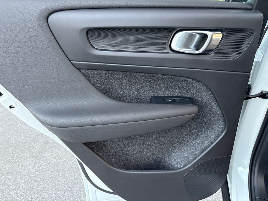 2026 Volvo XC40 B5 Core