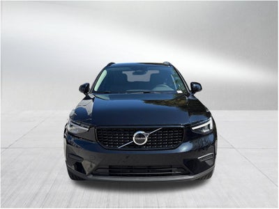 2026 Volvo XC40 B5 Core