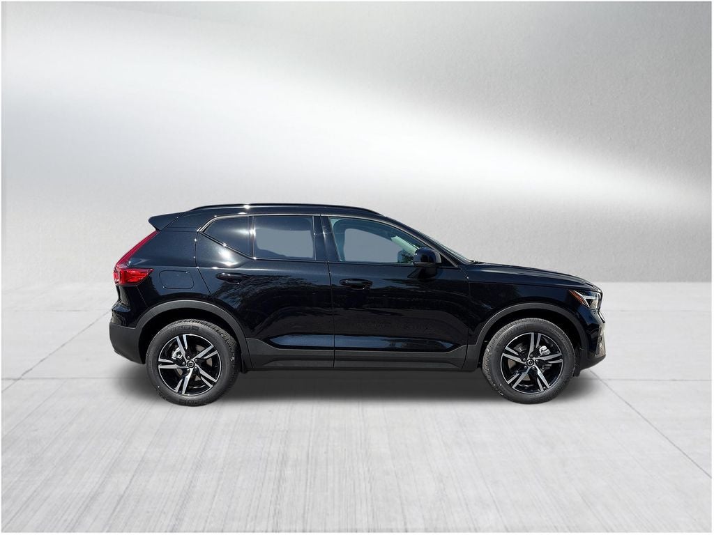 2026 Volvo XC40 B5 Core