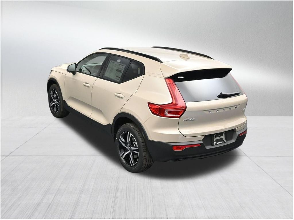 2026 Volvo XC40 B5 Core