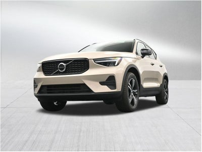 2026 Volvo XC40 B5 Core