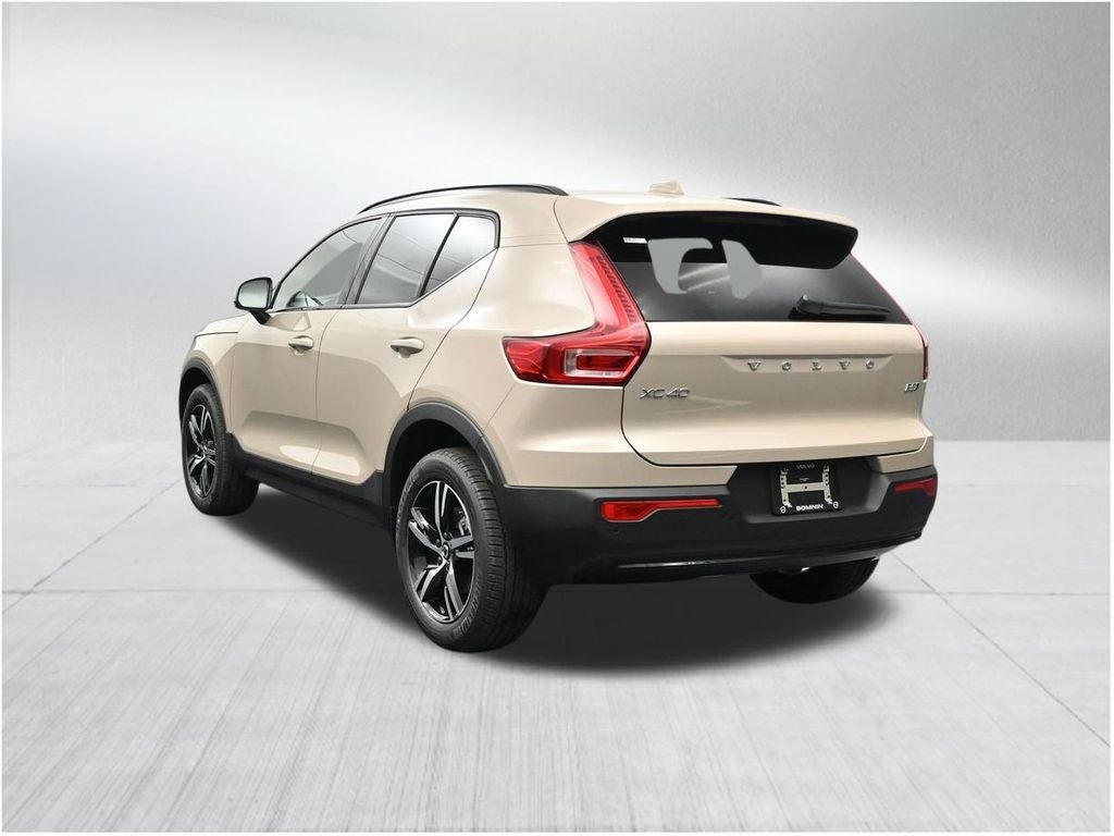 2026 Volvo XC40 B5 Core