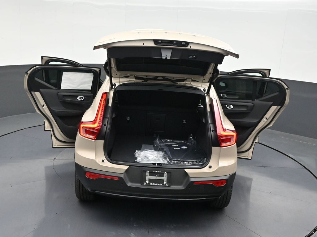2026 Volvo XC40 B5 Core
