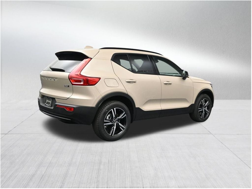 2026 Volvo XC40 B5 Core