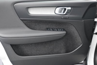 2026 Volvo XC40 B5 Core