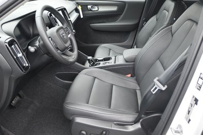 2026 Volvo XC40 B5 Core