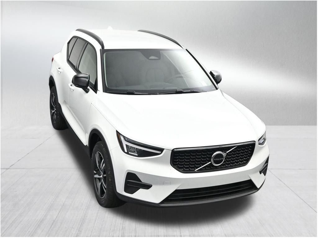 2026 Volvo XC40 B5 Core