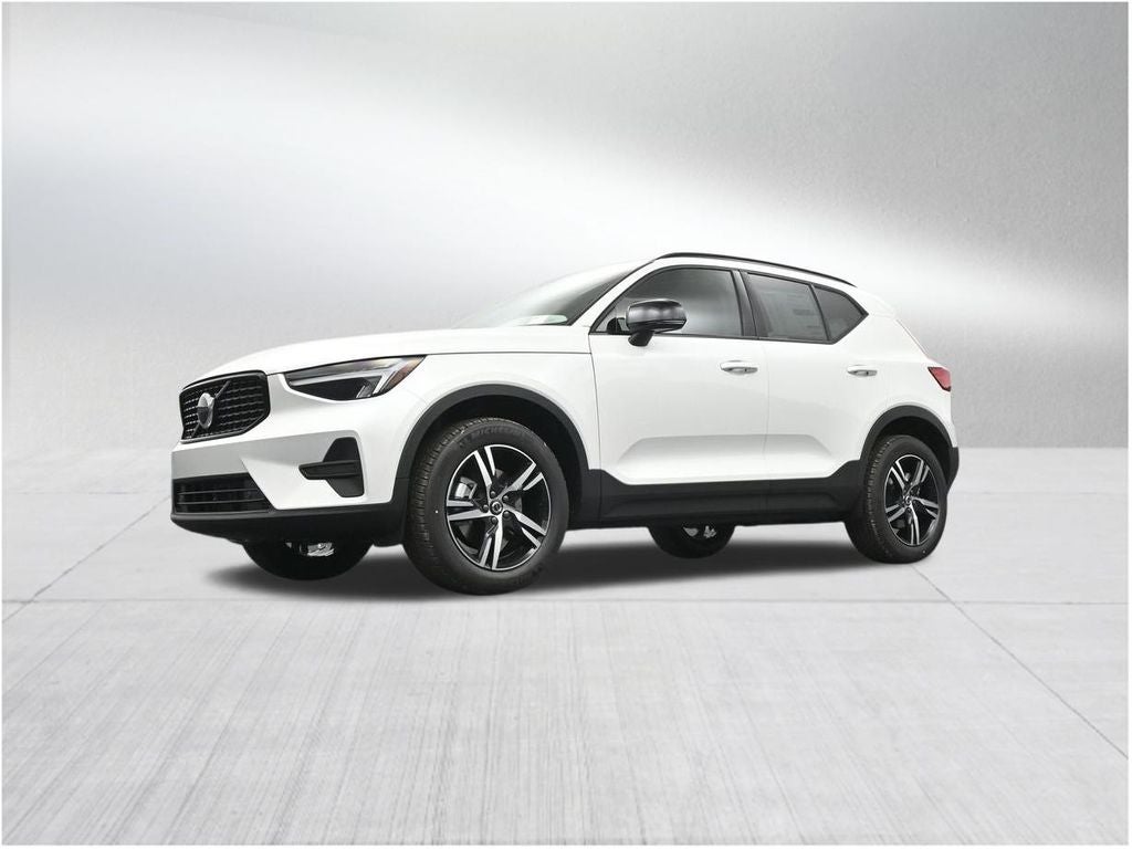 2026 Volvo XC40 B5 Core