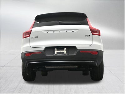 2026 Volvo XC40 B5 Core