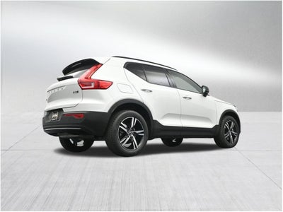 2026 Volvo XC40 B5 Core