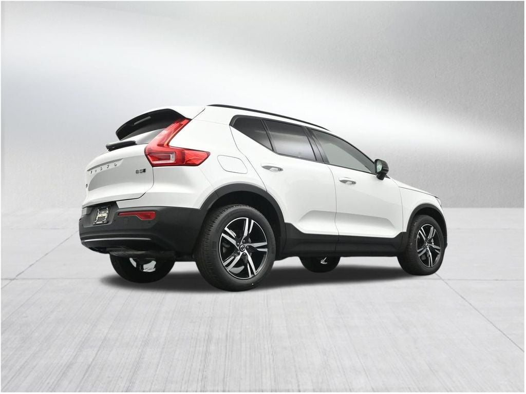 2026 Volvo XC40 B5 Core