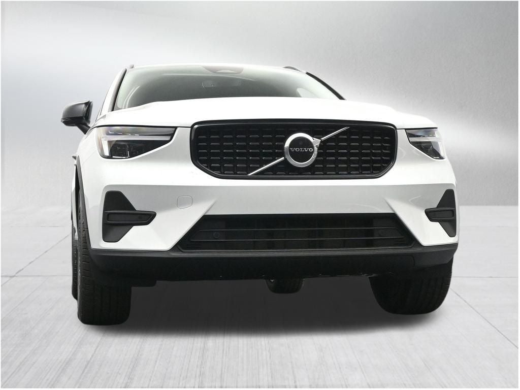 2026 Volvo XC40 B5 Core